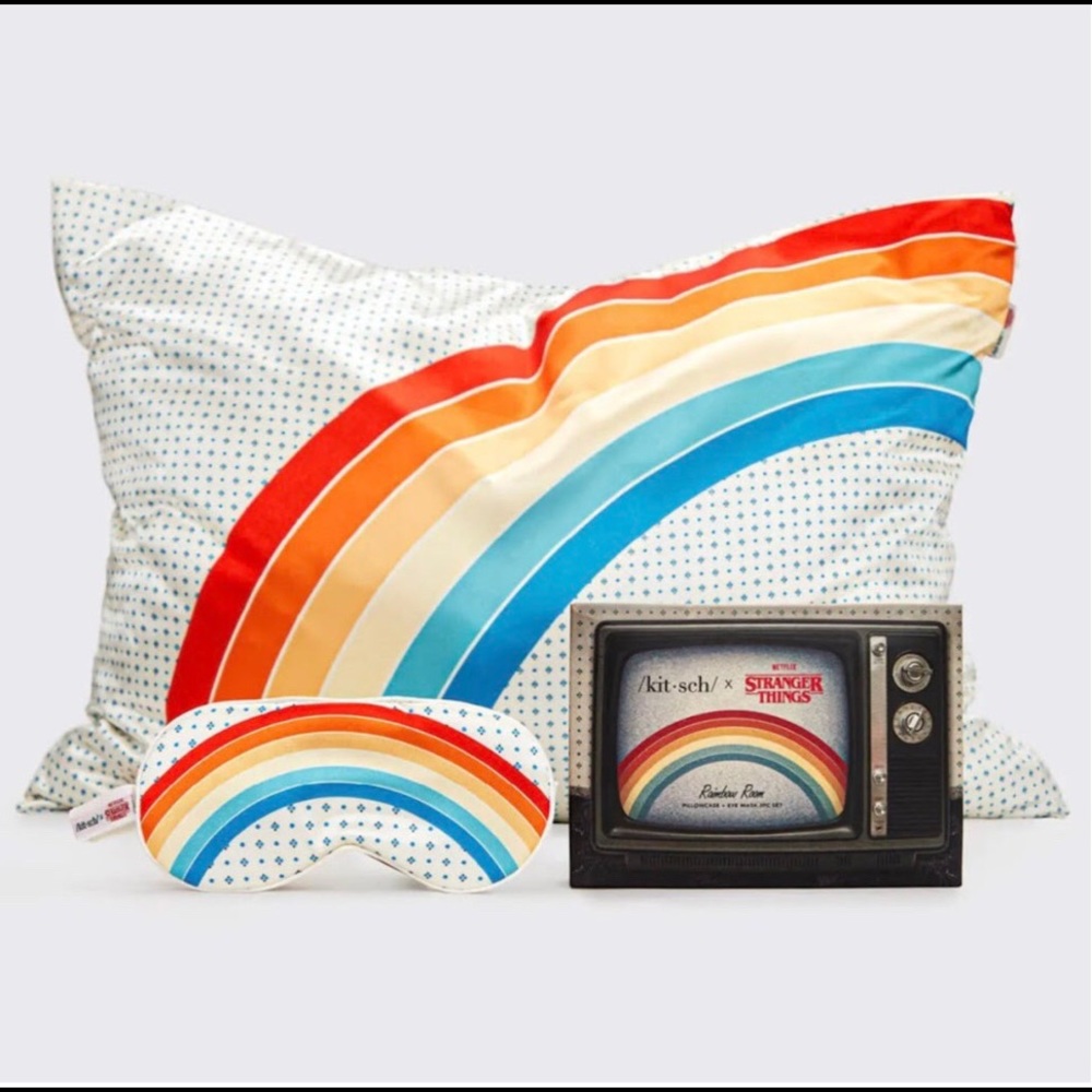 COPY - COPY - Stranger Things satin pillowcase & eye mask set